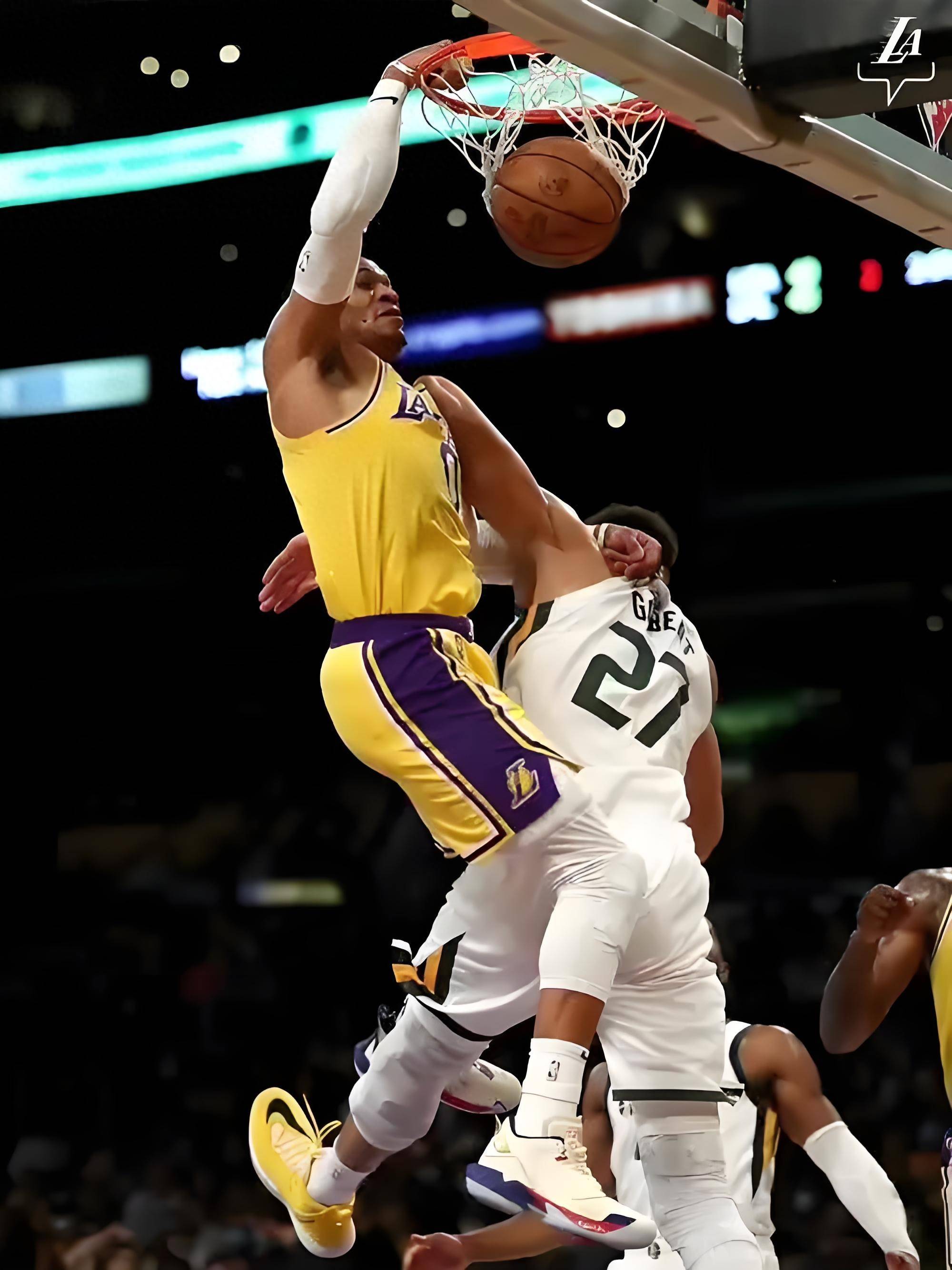 包含今夜体能课后，印第安纳步行者豪取连胜备战CBA季后赛，媒体盛赞，控场能力受关注的词条-金年会官方网站